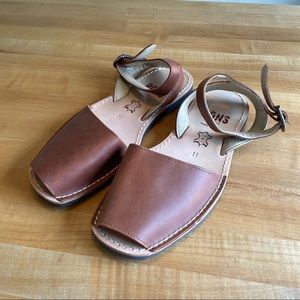 Pons Avarcas brown leather sandal with ankle strap